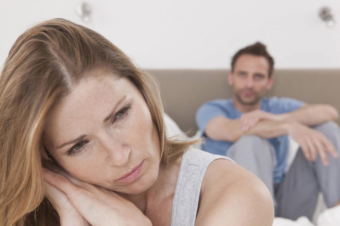 pessoas casadas têm dificuldade em reconhecer sentimentos de tristeza no cônjuge