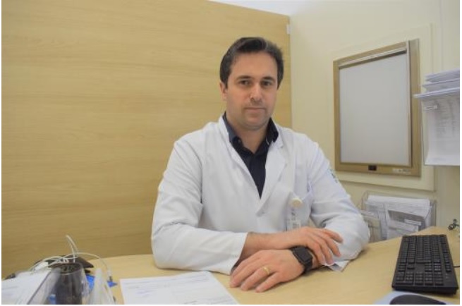 Dr. Carlos Eduardo Bolognani, o médico do departamento de Urologia do IBCC
